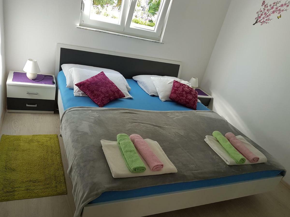 Apartment Mimosa Vir Ngoại thất bức ảnh