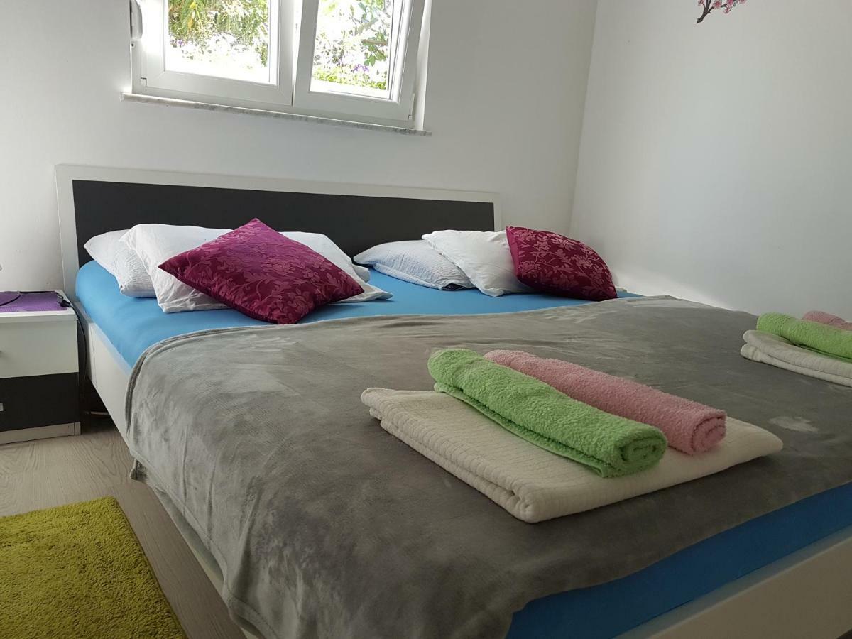 Apartment Mimosa Vir Ngoại thất bức ảnh